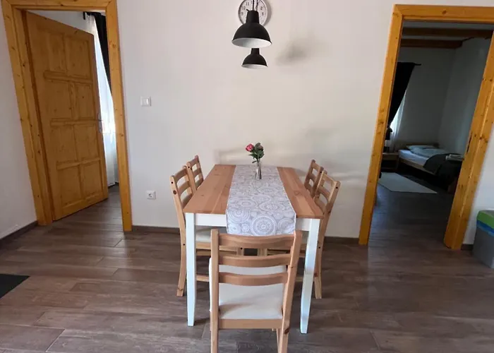 Kenessey Vendeghaz באלאטונקנשה