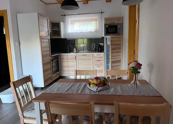 Kenessey Vendeghaz * Balatonkenese